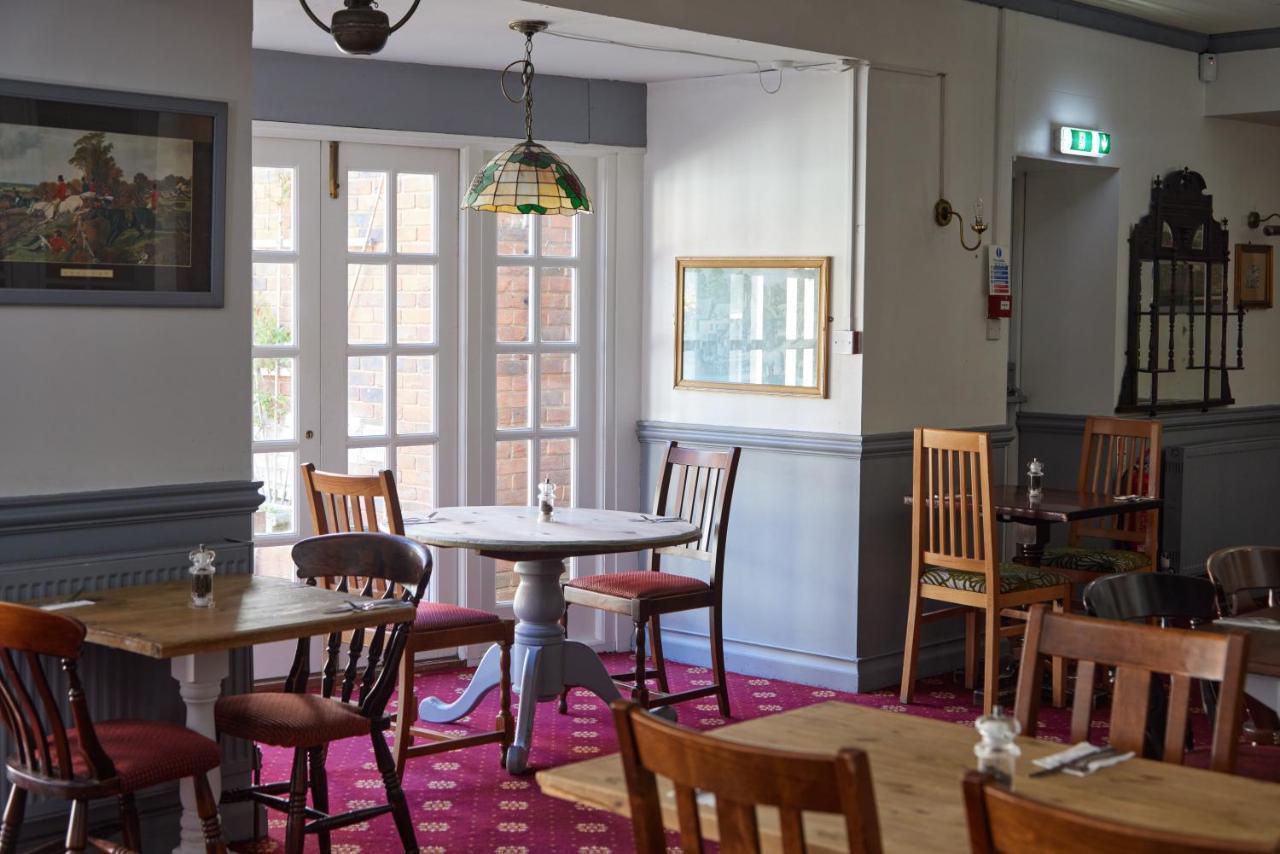 Bear Hotel By Greene King Inns Havant Exterior photo