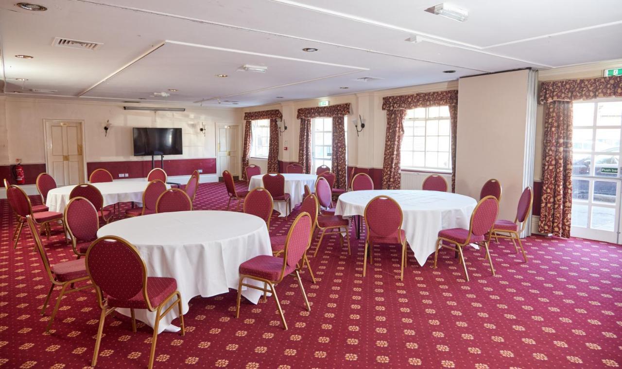 Bear Hotel By Greene King Inns Havant Exterior photo