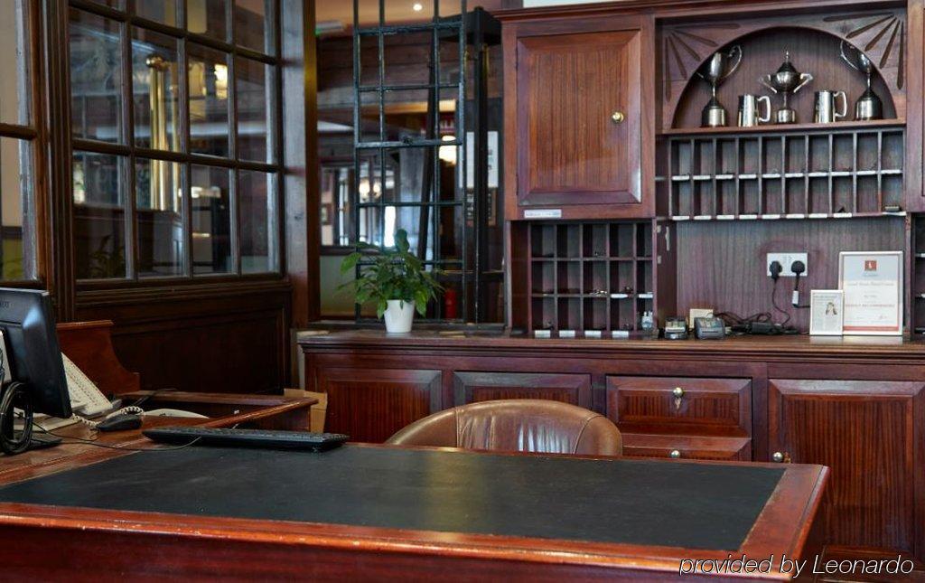 Bear Hotel By Greene King Inns Havant Exterior photo