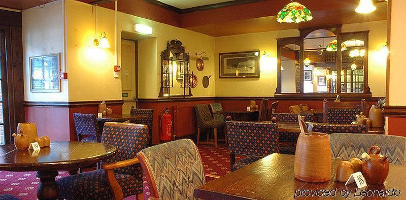 Bear Hotel By Greene King Inns Havant Restaurant photo